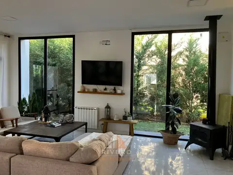 Casa 4 ambientes con 3 baños