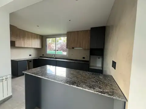 Casa Marquesado, Una Planta, 3 Dorm, 3 Baños, Cochera Doble, Jardín, Apto Crédito