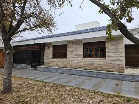 Alquiler de hermosa casa en Las Heras
