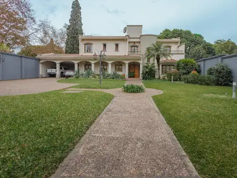 Avenida Aconquija al 800