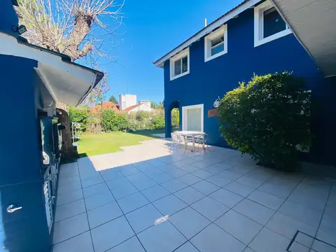 Casa 7 ambientes con 3 baños