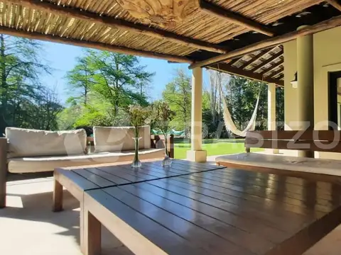 Casa 7 ambientes con 3 baños