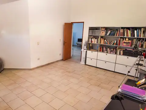 Casa 8 ambientes con 3 baños