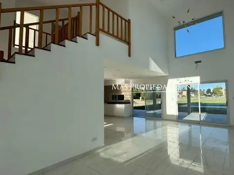 Casa en Alquiler al Norte