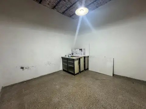 LOCAL COMERCIAL  DE 100MT2 SOBRE BV AVELLANEDA EN VENTA