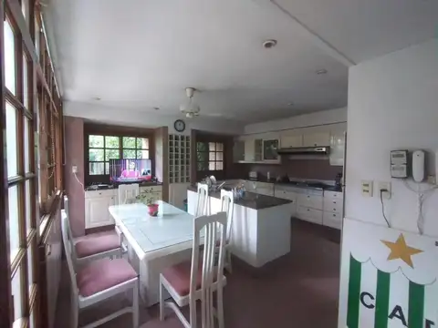 Casa en Venta en Banfield, USD 1.200.000