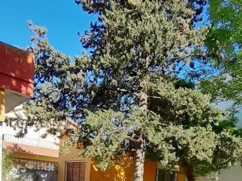 Casa en venta - 2 Dormitorios 1 Baño - Mar del Tuyú