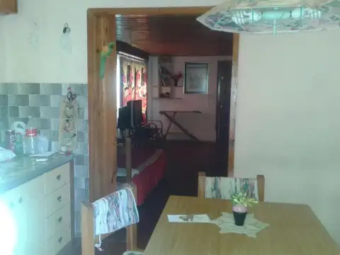 Casa 4 ambientes con 1 baño