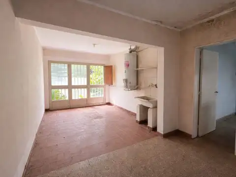 Depto Tipo Casa 7 ambientes con 2 baños