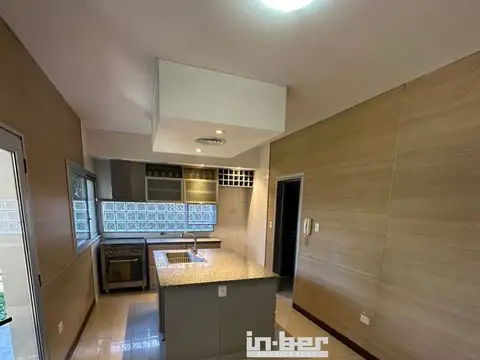 Casa en Alquiler de 3 dormitorios