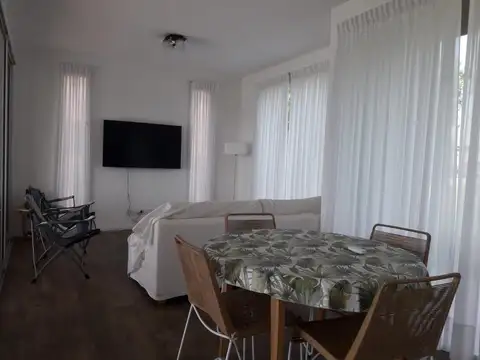 Casa en Alquiler en El Cantón - Barrio Islas, USD 2.300