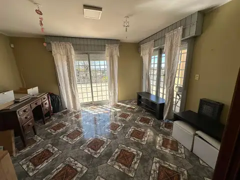 Casa en Venta con 4 cocheras