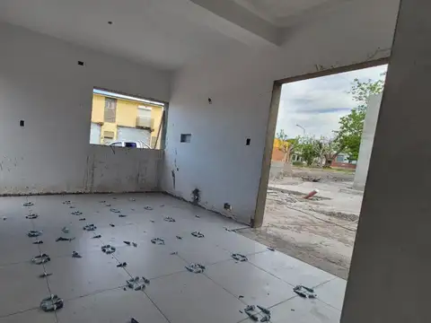 VENTA CASA 3 DORMITORIOS CON COCHERA EN MAIPU