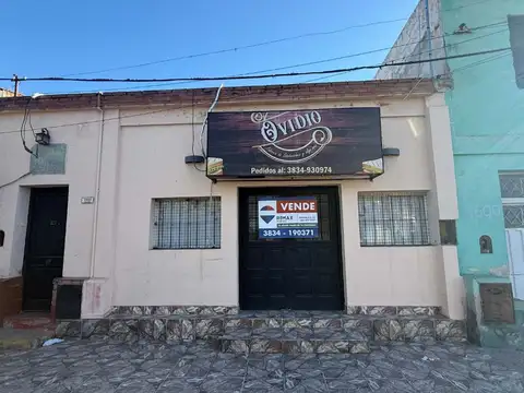 Casa de 2 Dormitorios en Venta Sobre Avenida