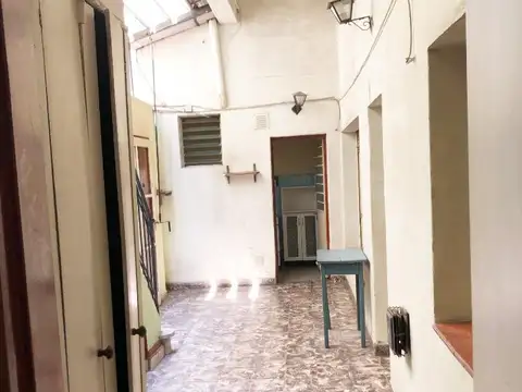 Castro Barros 1100, Piso PB