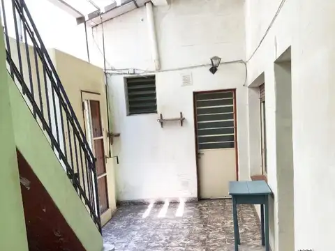 Castro Barros 1100, Piso PB