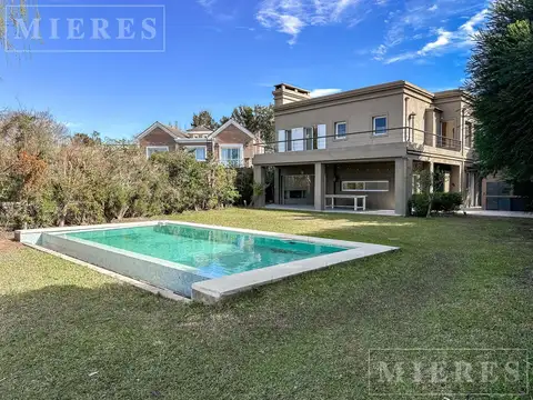 Casa en Alquiler en Barrio Los Ombúes