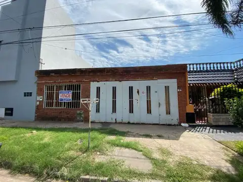 Granadero Baigorria, Juan B. Justo Nº 64 - VENTA