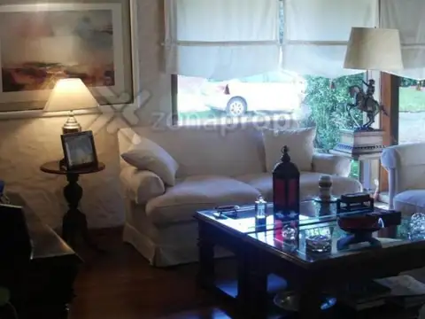 Casa en Venta con 5 cocheras