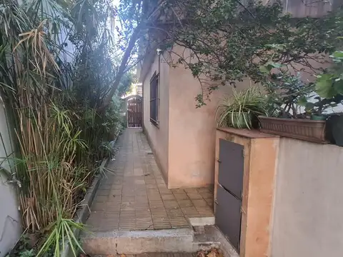 Depto Tipo Casa en Venta en San Isidro Vías / Rolon, USD 99.000