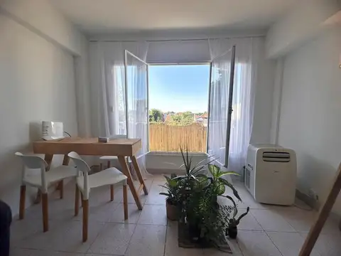 Rn Hipolito Yrigoyen 800, Piso 1°
