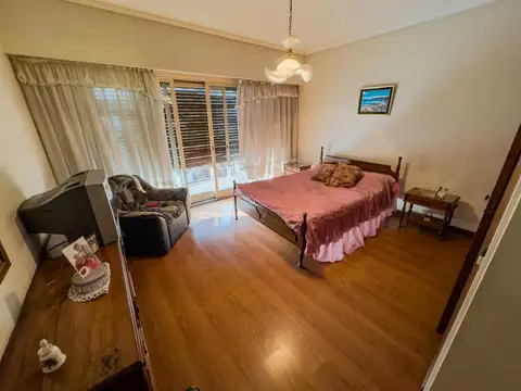 Chalet en ph al frente de cuatro ambientes en venta en Haedo
