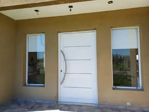 Casa 5 ambientes con 5 baños