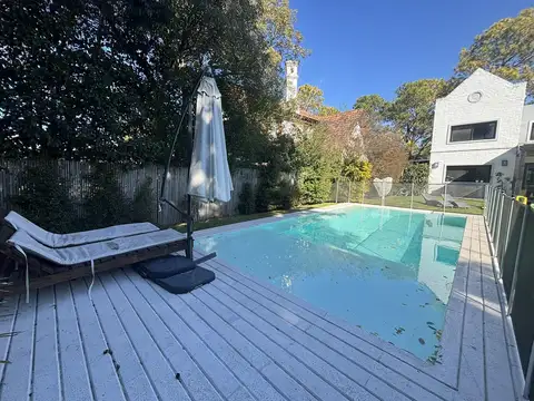 Casa en Venta 5 Ambientes en Mayling Club de Campo