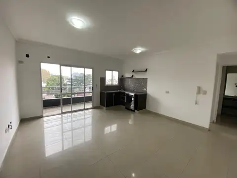 APTO CRÉDITO! VENTA DPTO 2 AMB. CON AMPLIO BALCÓN AL FTE.