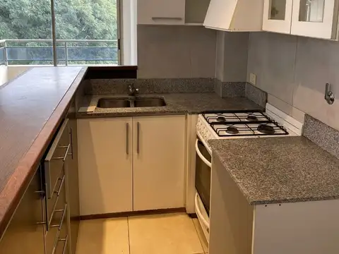 3 y 64- Departamento al frente con cochera