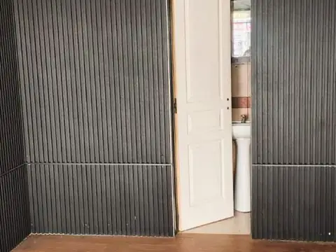 *LOCAL 3 X 6 CON BAÑO SOBRE AV. DE MAYO *ES REQUISITO INDISPENSABLE CONTAR CON GARANTÍA PROPIETARIA