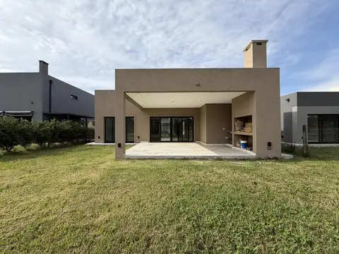 Casa en Venta en Santo Tomas, USD 230.000