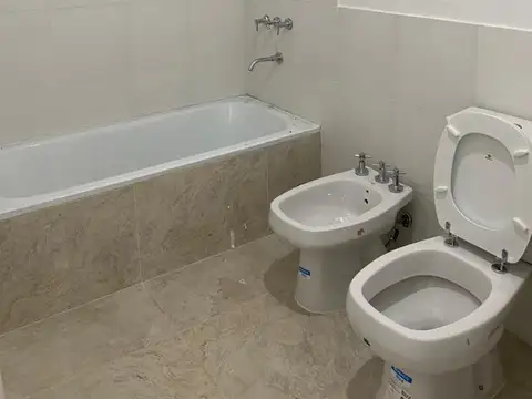 Barrio Cerrado Manuel Belgrano , Calle La Pista