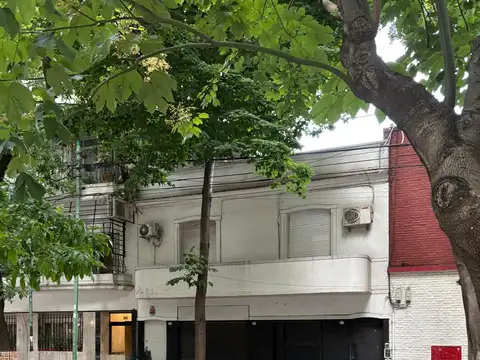 SE VENDE PH TRIPLEX AL FRENTE