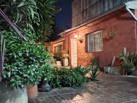 Depto Tipo Casa en Venta en Saavedra, USD 298.000