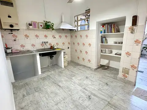 Casa 5 ambientes con 2 baños