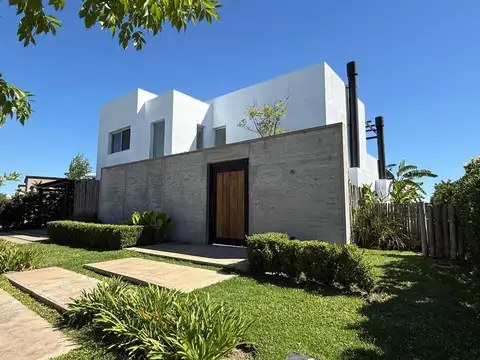 Casa en Alquiler en El Cantón - Barrio Puerto, USD 2.200