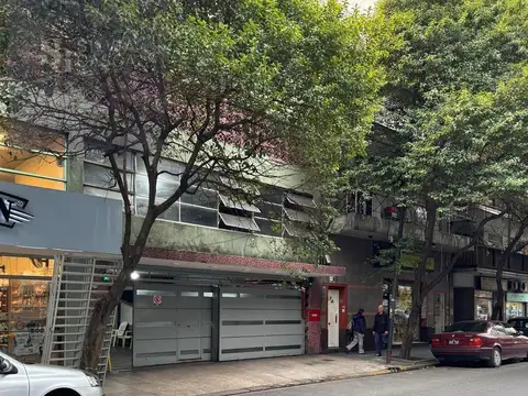 Cochera cubierta en Flores – Venta