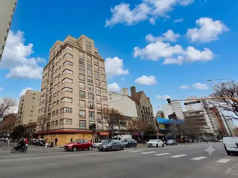 Venta Depto Semipiso 5 ambientes al frente Centro