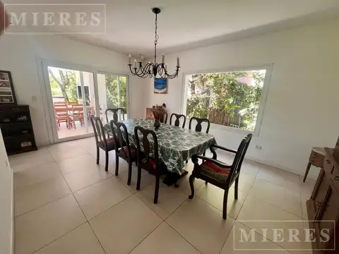 Casa en Alquiler Temporal con 2 cocheras
