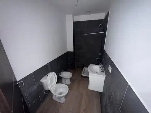 Maestro Angel D'elia 2100, Piso 1
