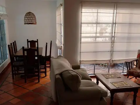 Casa 2 ambientes con 1 baño