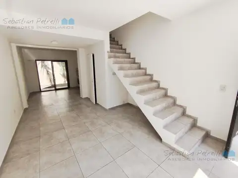 Casa 3 ambientes con 1 baño