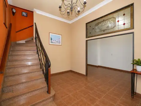 Venta PH 4 ambientes cochera y terraza, parrilla en Villa del Parque entrada independiente