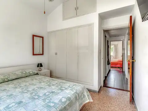 Se vende casa a 1 cuadra del mar Playa Grande