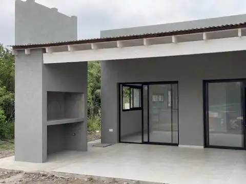 Venta Casa, lote central en San Ramón Pilar del éste Venta Casa, lote central en San Ramón Pilar del éste al 5500