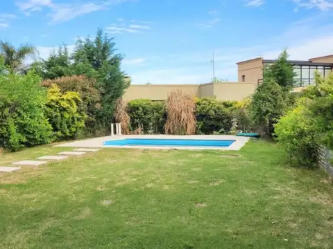 Casa en San Eduardo - Pilar del Este