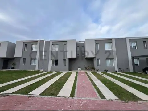 Depto Tipo Casa en Venta en Garin, USD 155.000