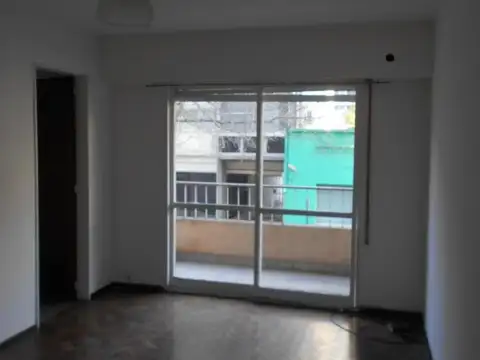 España 241 , Piso 1