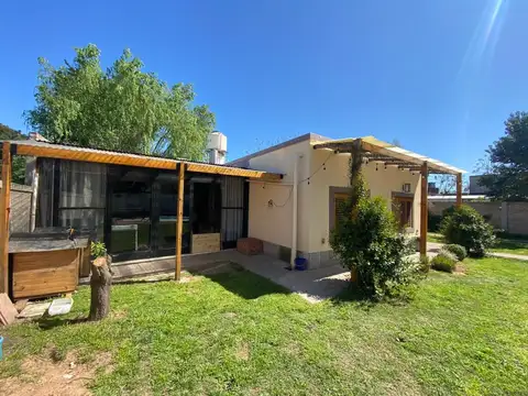 Casa 3 ambientes con 2 baños